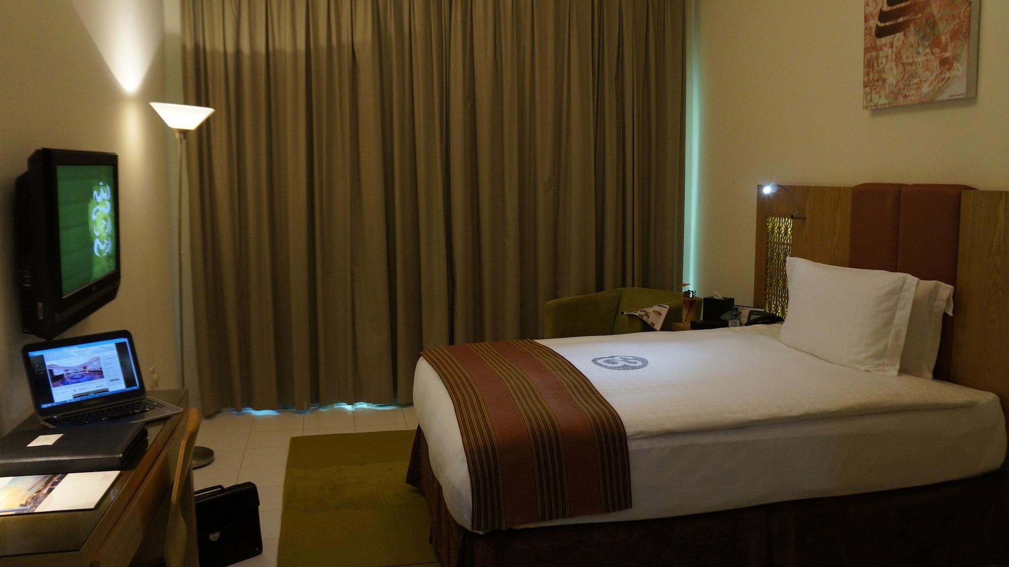Tamani Marina Hotel & Apartments Dubai Exterior photo A room at the hotel