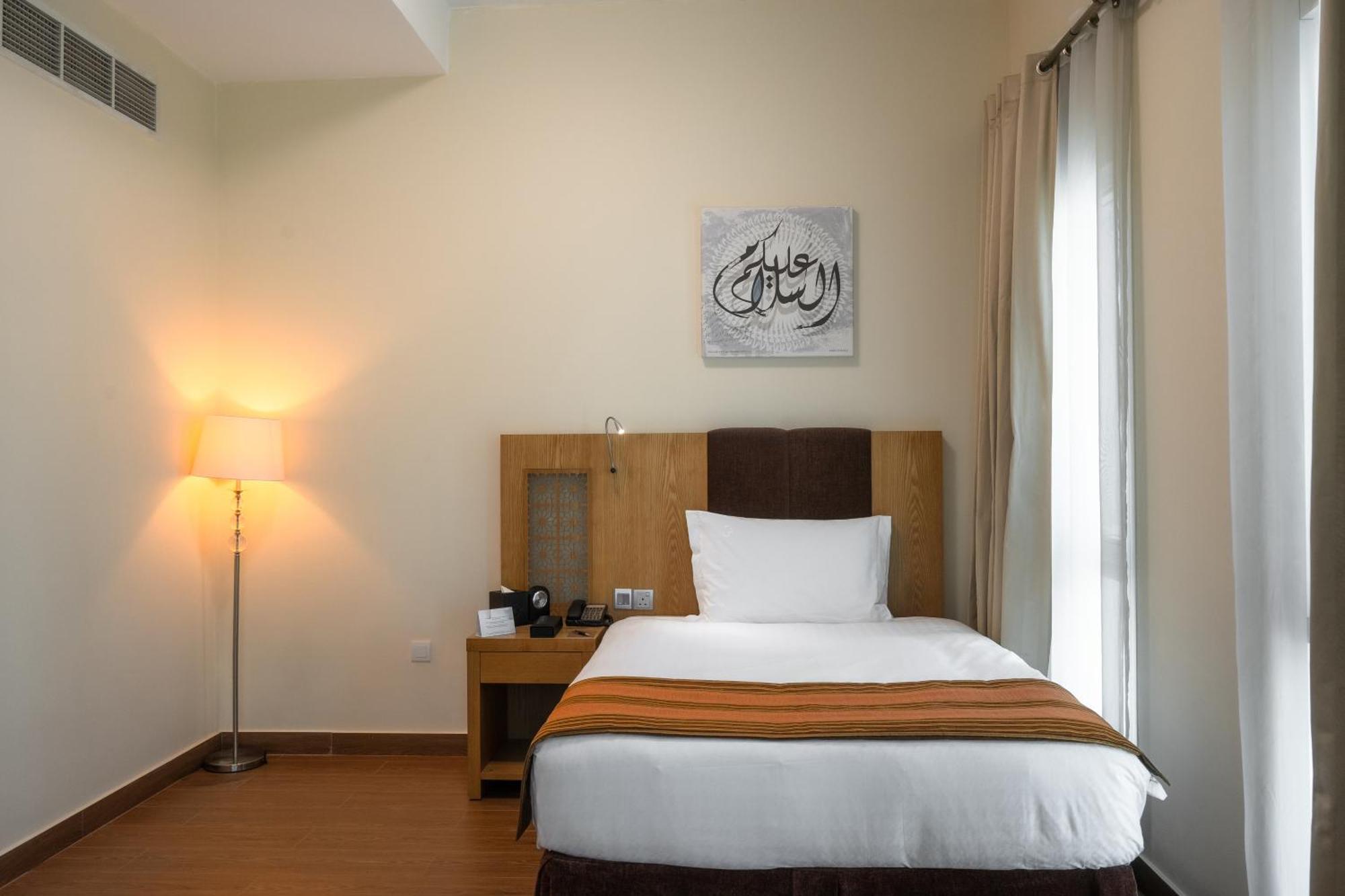 Tamani Marina Hotel & Apartments Dubai Exterior photo A single room at the hotel